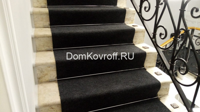 Установка / Монтаж Металлических Ковродержателей Установка / Монтаж Металлических Ковродержателей